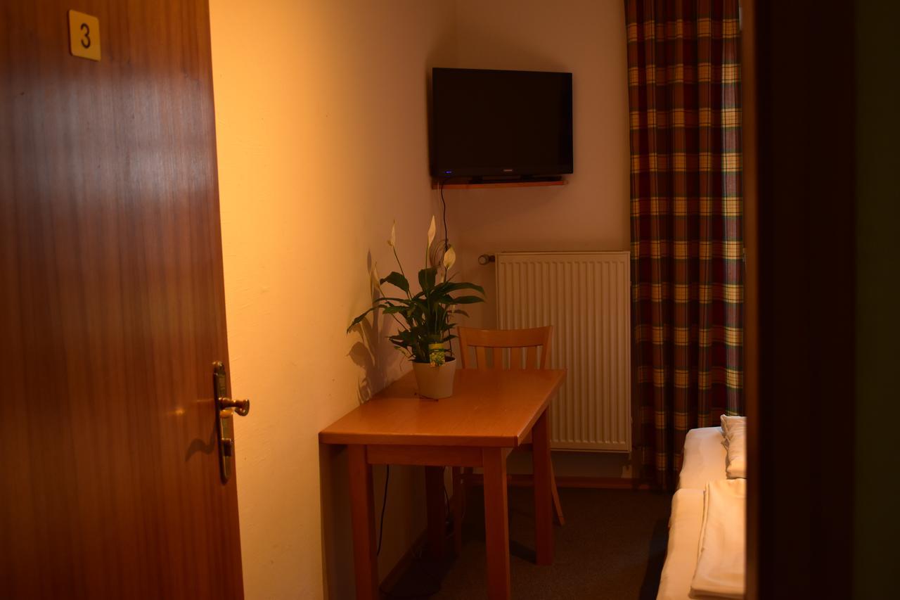Beim Krahwirt Hotel Deggendorf Exterior photo