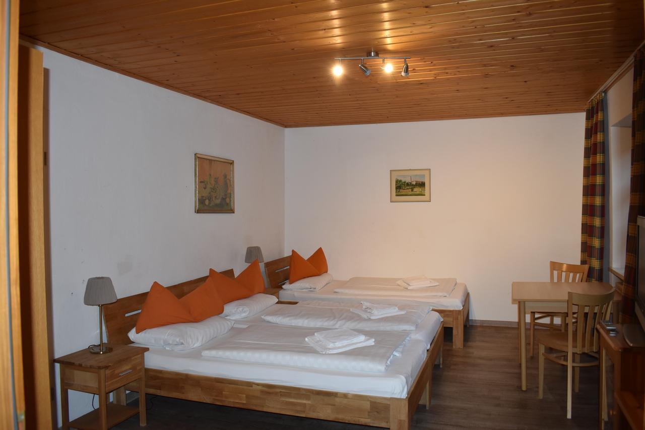 Beim Krahwirt Hotel Deggendorf Exterior photo